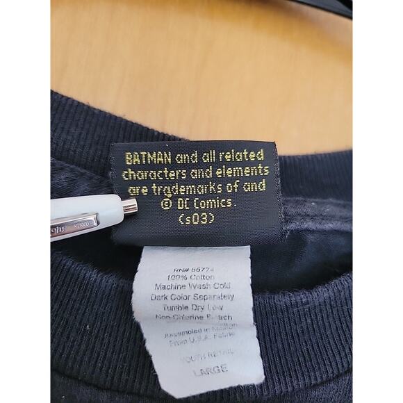 Vintage Batman t shirt YOUTH SIZE LARGE *Glow In The Dark * DC Comics 2003 - Picture 5 of 7